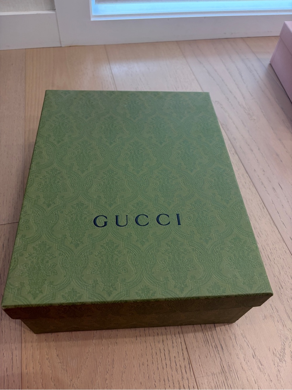 Gucci Women's Large Size Shoe Box- Green. For leather Clogs. 2 dust bags!